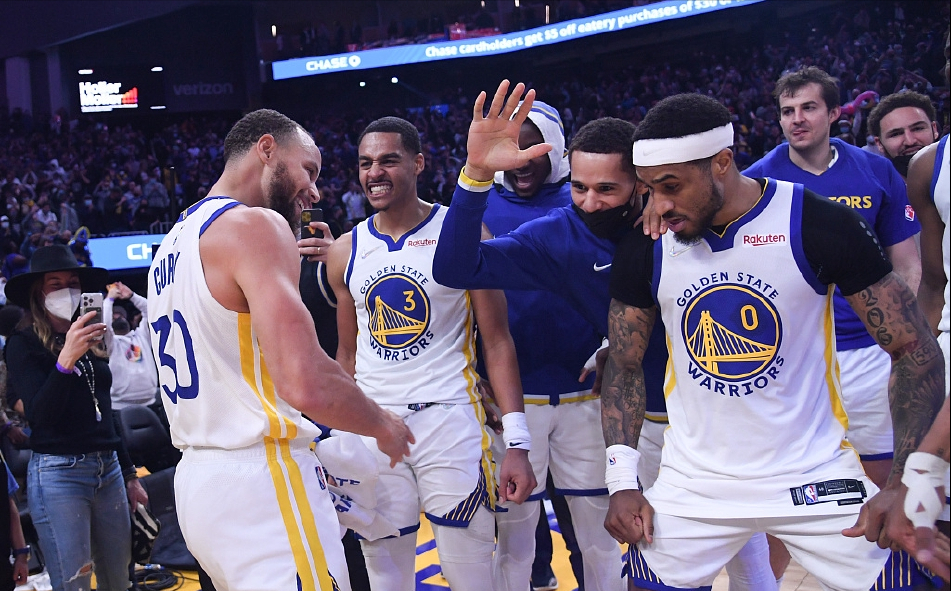 中超赛程吃紧，休斯敦火箭赛前绝杀压哨，质疑声仍在，更衣室氛围转暖